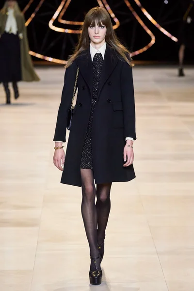Look 17